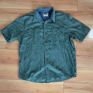 Wrangler Men's Olive Green Casual Short Sleeve Button-Down Shirt